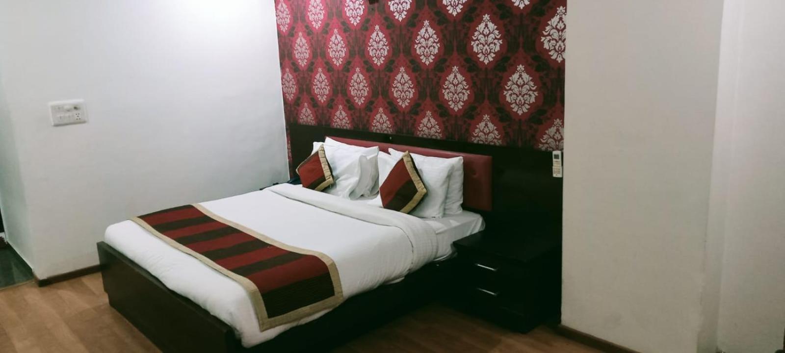 גאזיאבאד Hotel Palazzo Di Lara מראה חיצוני תמונה