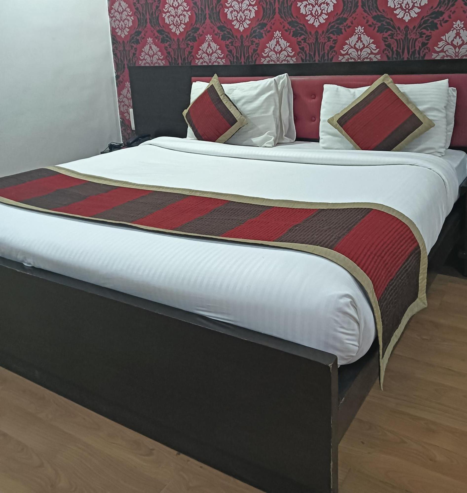 גאזיאבאד Hotel Palazzo Di Lara מראה חיצוני תמונה